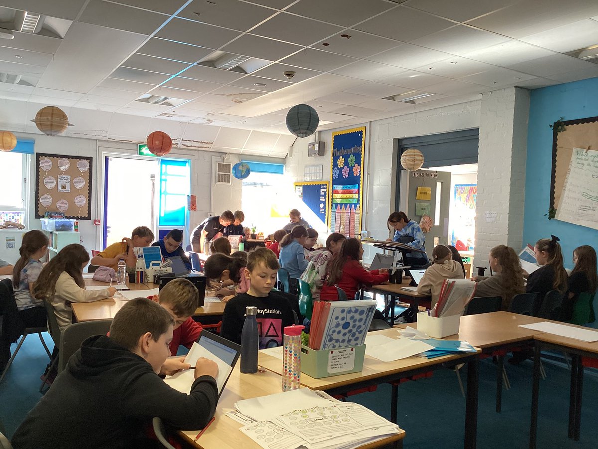 Dosbarth Hazel tweet media