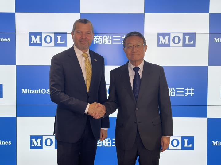 Image Line tweet media