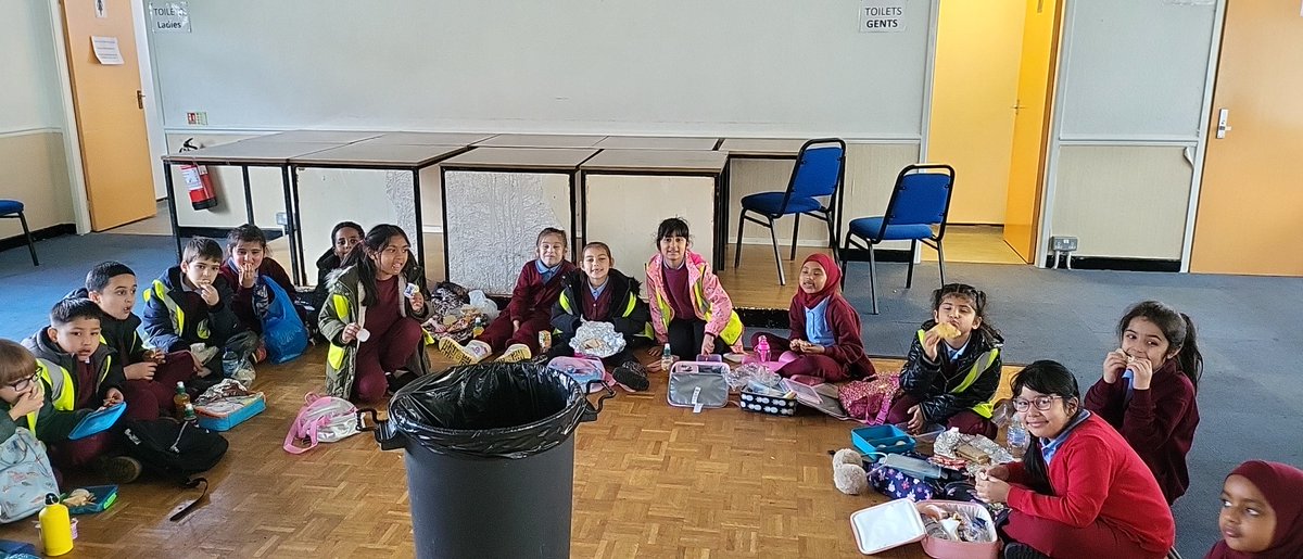 Mr_SKhan_'s tweet photo. "Look deep into nature, and then you will understand everything better". - Albert Einsten

2K are having a brilliant time at the allotments today! https://t.co/Up6uEBSORC