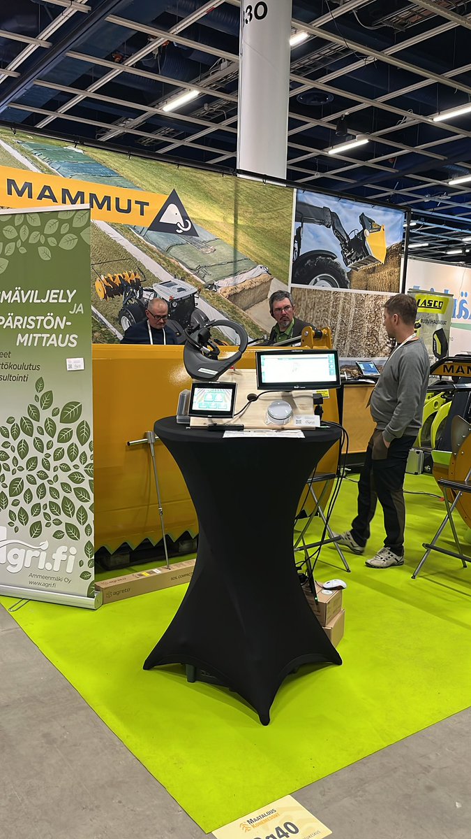 Tapalap's tweet photo. #Maatalouskonemessut ensimmäinen näyttelypäivä käynnissä. Tervetuloa osastolle 3g40 tutustumaan @AvMap #farmnavigator tuotteisiin. #täsmäviljely #maatalous #ISOBUS #smartfarming https://t.co/Y93s5FMJno