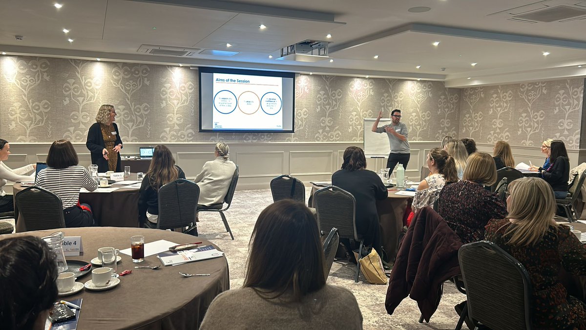 EnglishHub tweet media