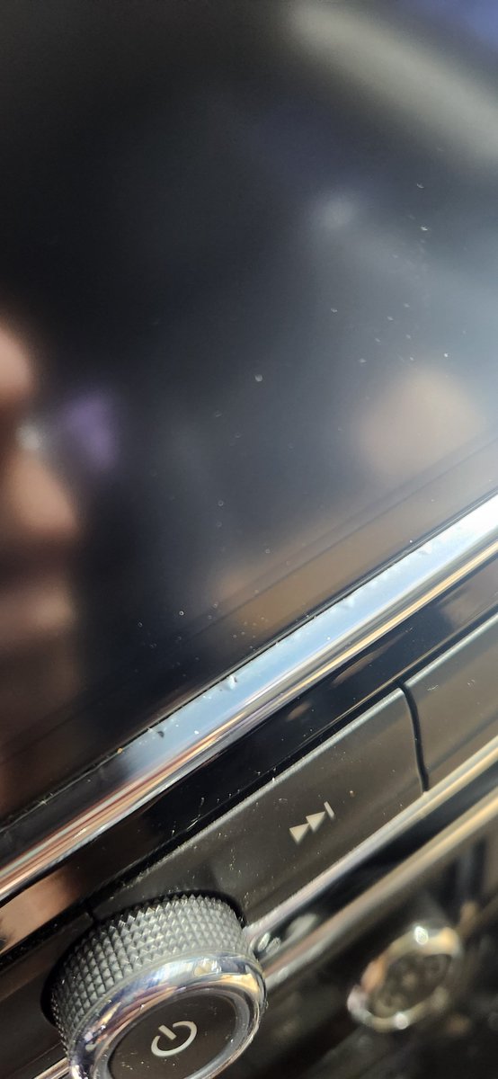 CD-i Queen tweet media