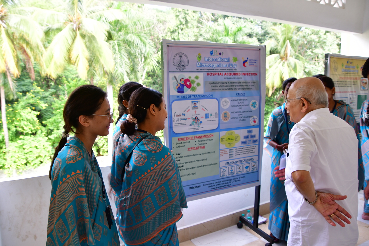 SSSIHL's tweet photo. Dept. of Biosciences celebrated #MicroorganismsDay with a workshop on microbial handling, the Dr. K. Gopinatha Rao Memorial Lecture, and an exhibition showcasing live cultures and innovative student research.
View Report: https://t.co/HrKuSkKv7a
Watch: https://t.co/TsILkitGR7 https://t.co/CqqutDpvKH