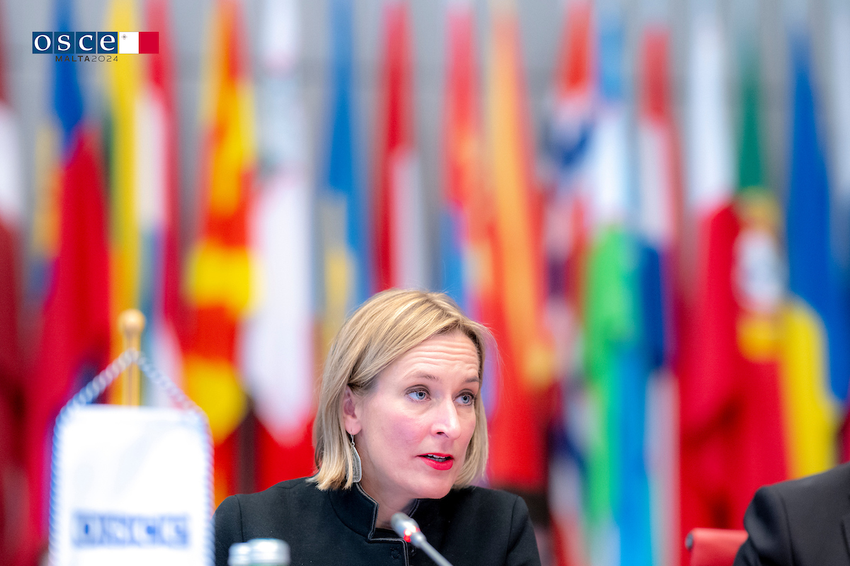 MTatOSCE's tweet photo. 📝 The Acting Head of @OSCEKosovo presented a report to the #PermanentCouncil, providing an overview of the political & security landscape, along with noteworthy achievements in implementing OMiK’s mandate.

📍 Thanks to its extensive municipal-level network, @OSCEKosovo remains a trusted partner for all actors on the ground, while also playing a crucial role in diffusing tensions & building trust among communities.

📍 We greatly value the Mission’s programmatic activities across all three dimensions of #security, which support human & community rights, foster intercommunity relations & reconciliation, strengthen the rule of law & good governance, & empower youth & civil society - particularly through flagship initiatives like the OSCE #DialogueAcademy for young women.

#StrengtheningResilience #EnhancingSecurity