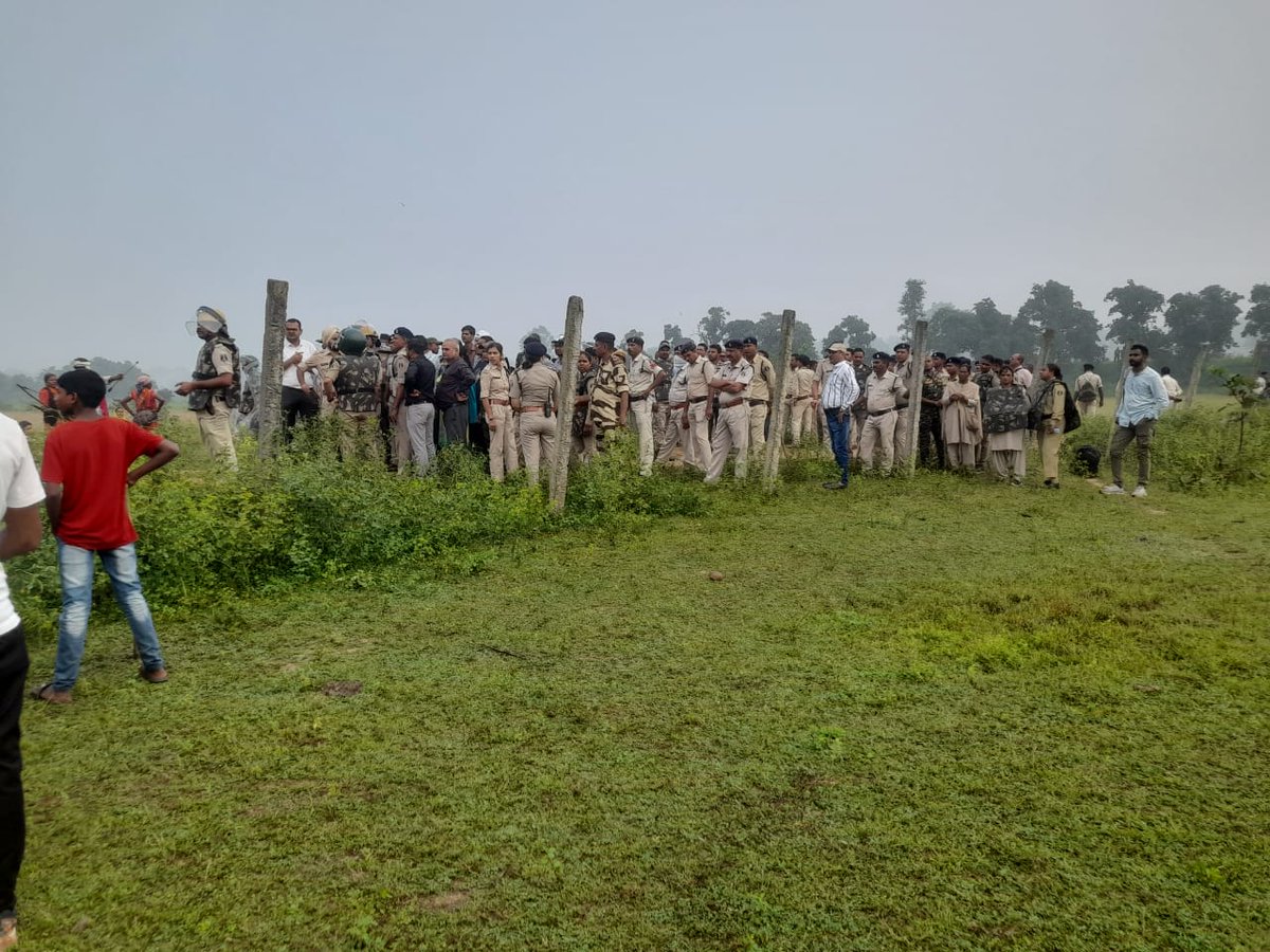 RajuupmanINC's tweet photo. @HansrajMeena संघर्ष आदिवासियों कोई करना होगा प्रकृति को बचाने के लिए @TribalArmy
#SaveHansdev https://t.co/TPG03vY8Up
