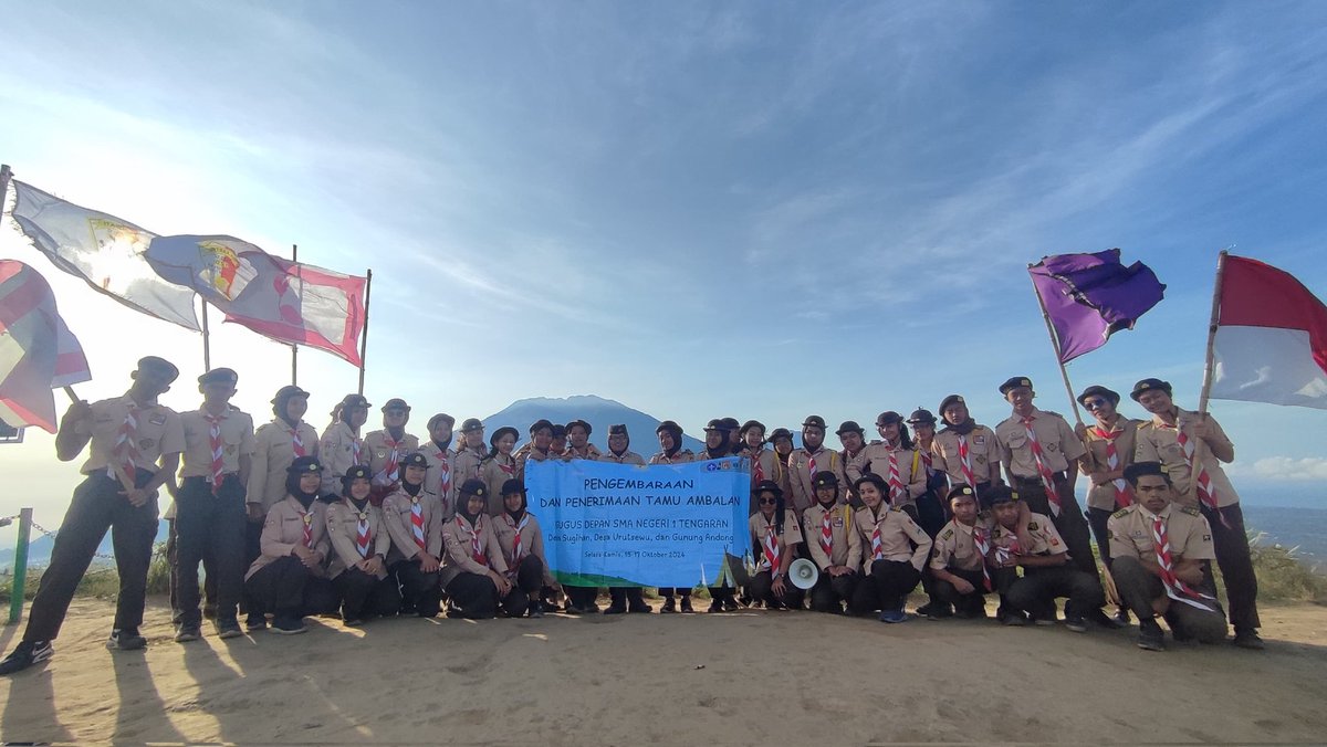 Pramukasmanta1's tweet photo. Pengembaraan dan penerimaan tamu ambalan pramuka SMA Negeri 1 Tengaran tahun 2024 
#tamuambalan #pramuka #kwarantengaran #pramukajawatengah #gunungandong #1762mdpl #pramukaindonesia https://t.co/TkGASzQaRr