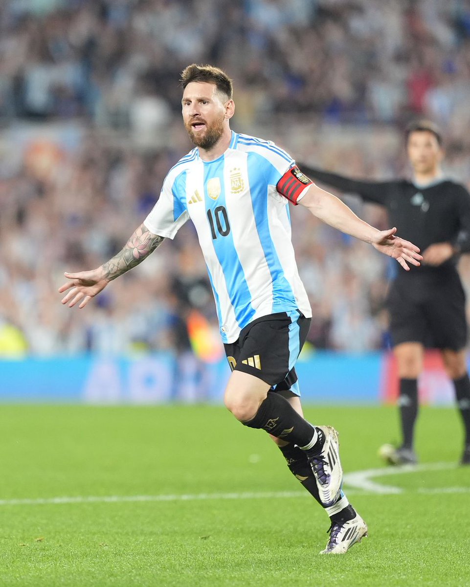 Tetap terbaik untuk timnas argentina,pemimpin,pemberi assis dan tak pernah merasa tua utk cetat goll.