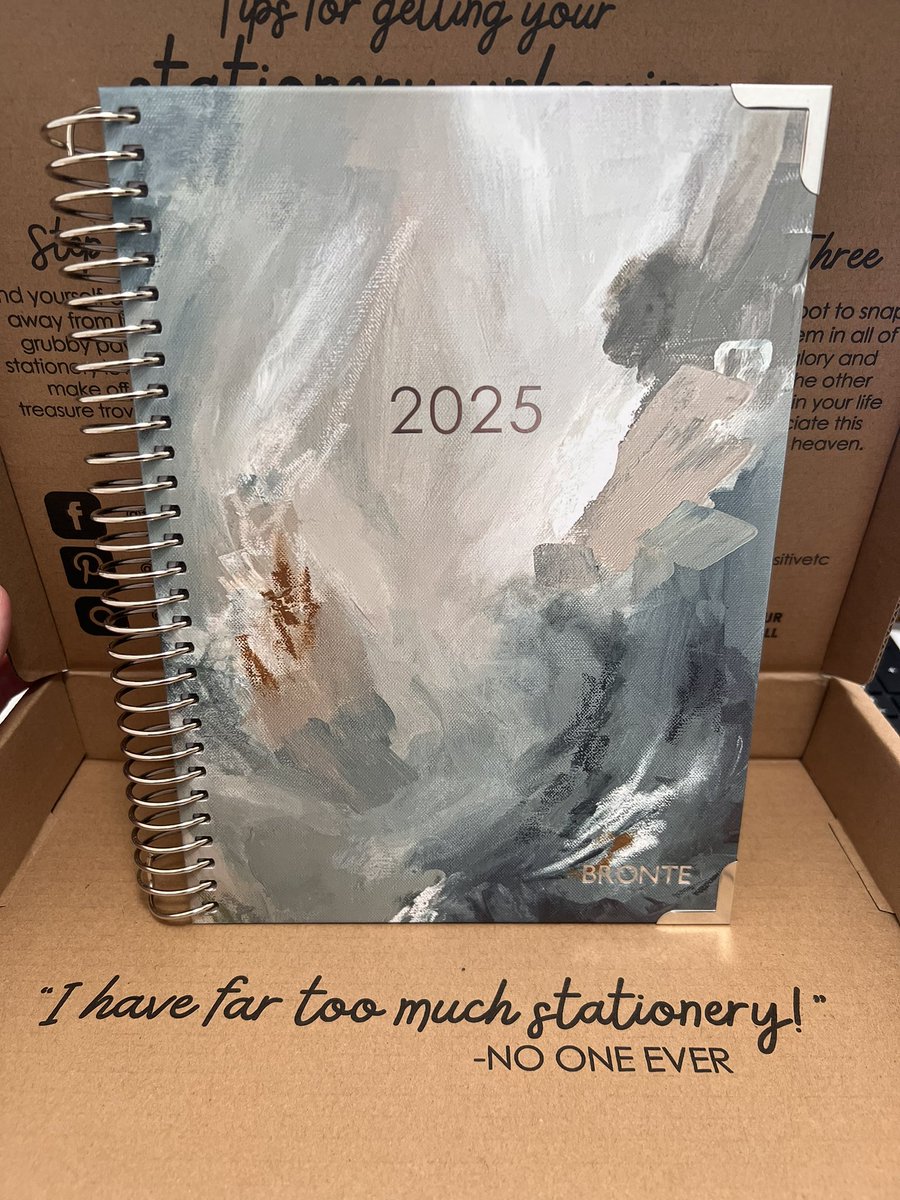 Very excited to receive my 2025 planner from <a href="/TPositiveTC/">Positive Teacher Co.</a> 

I loved them when I was working in education and this will keep me very happy next year 💚