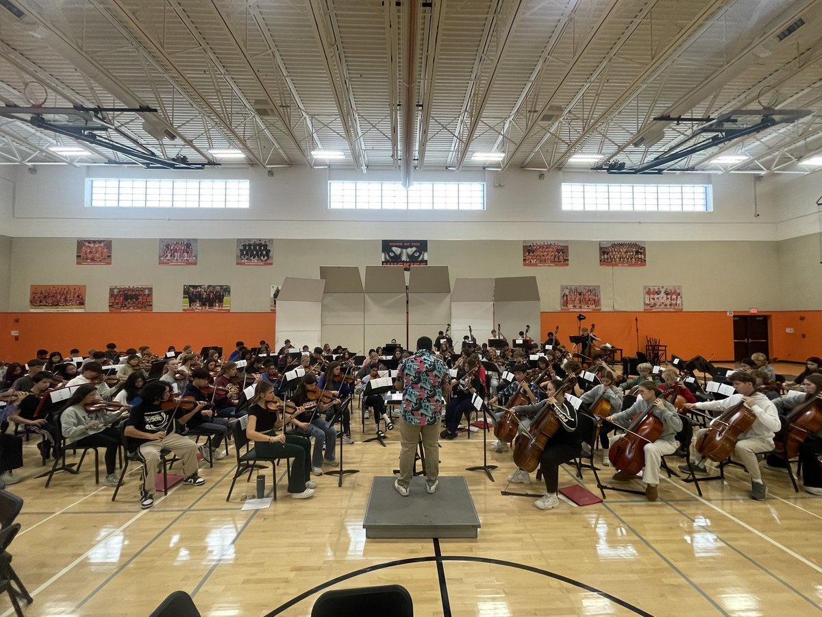 The MacArthur 8th-grade Orchestra at Pizzacato festival. Thank you for having us! 🎶🎻✨<a href="/HerseyStrings/">John Hersey High School Orchestra and Guitar</a> <a href="/Hersey_HOYA/">Hersey Orchestra Youth Association</a> <a href="/D23MacArthur/">MacArthur M.S.</a> <a href="/PHSD23/">Prospect Hts. SD23</a>