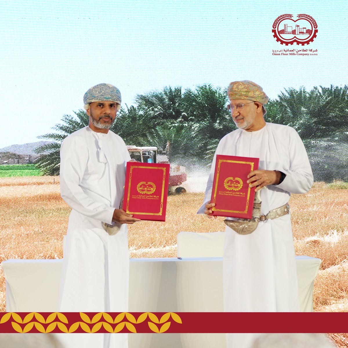 omanflourmills's tweet photo. وقع الاتفاقية عن شركة المطاحن العمانية الفاضل هيثم  آل فنه، الرئيس التنفيذي لشركة المطاحن العمانية، والدكتور طارق بن موسى الزدجالي، رئيس مجلس إدارة شركة النجد للتنمية الزراعية. https://t.co/Z4SYa0yb1z