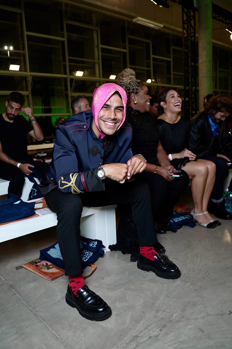 NOSSO FASHION KILLA 😎 

Mais fotos do reizinho marcando presença no #spfw à convite da <a href="/YpeOficial/">Ypê Oficial</a>