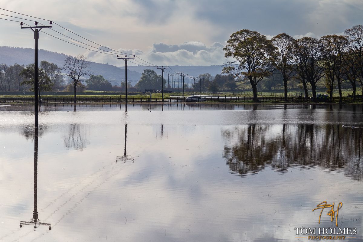 "Carleton On Sea"
A trip around the flooding in Carleton In Craven, UK. The River Aire floodplains are effectively doing their routine task of absorbing the floodwaters, but one car decided to risk a flooded road and got stuck. 
© Tom Holmes / buff.ly/2q2s0de
