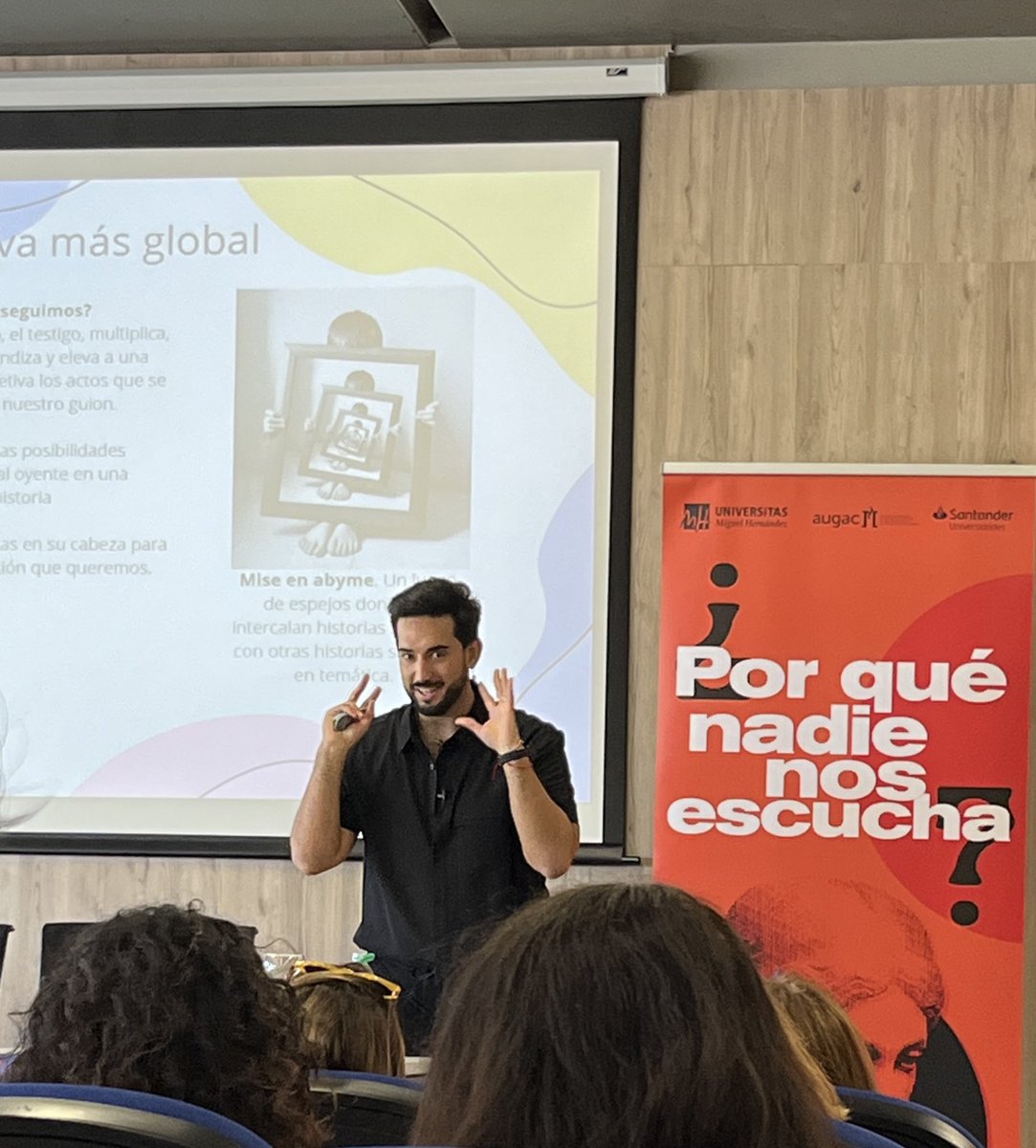 Jesús Blanquiño, de <a href="/PodiumPodcast/">Podium Podcast</a>, explica cómo fortalecer la conexión con el público a través del podcastcasos de éxito (Arsénico caviar, Las hijas de Felipe…). 

«La mejor improvisación es la que está escrita».

#AugacElche2024