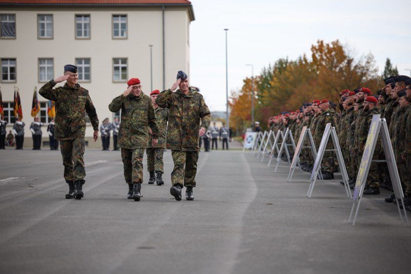 General Carsten Breuer tweet media