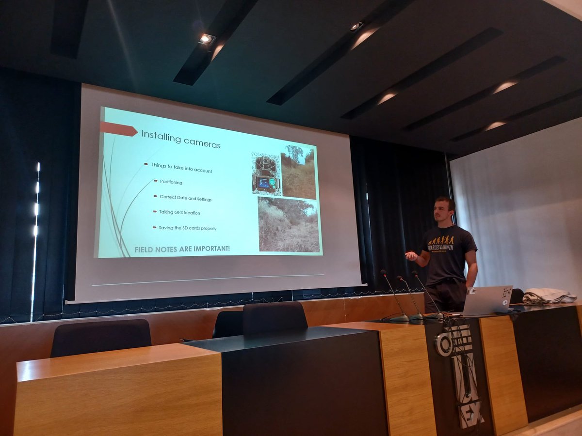 luzglongoria's tweet photo. ¡Otro seminario en biodiversidad a la vista! 🌿 
Hoy Unai Ormazábal ha hablado sobre “Camera trapping to monitor biodiversity* 📸🐾 
¡No hay mejor manera de aprender sobre el seguimiento de la biodiversidad!
 #Biodiversidad #Ciencia #Innovación #CameraTrapping https://t.co/Leez6ZG35y