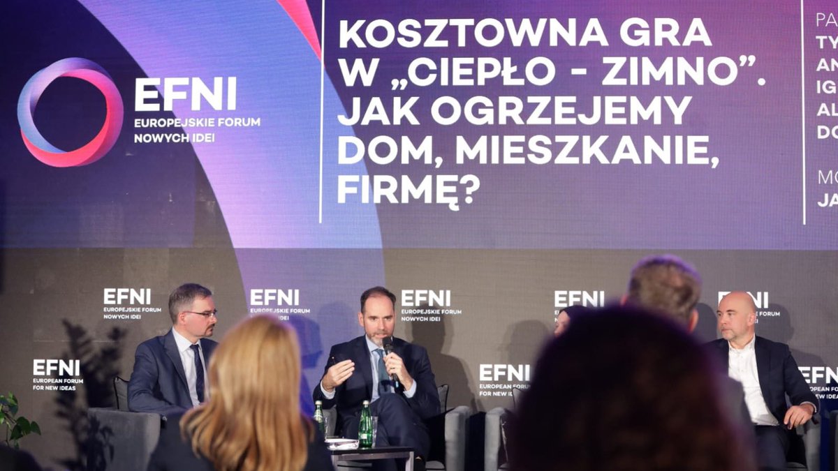 MRiTGOVPL's tweet image. Wiceminister @ignacyn na @EFNI_Poland: 💬 #EPBD nie nakłada zobowiązań na osobę prywatną, a na państwo. To państwo musi stworzyć takie warunki, by spełnić zapisane w dyrektywie cele.