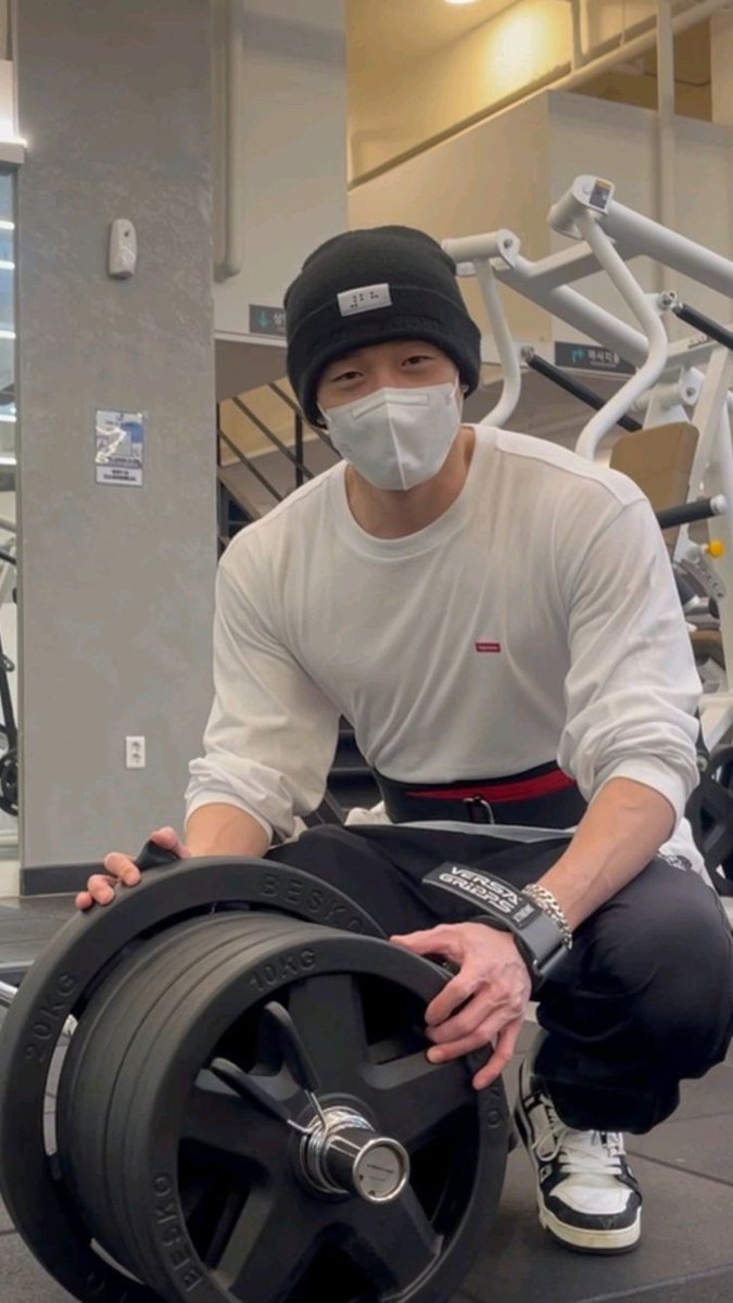 lvtleart's tweet photo. #gymrat https://t.co/KDh0bZA3rQ