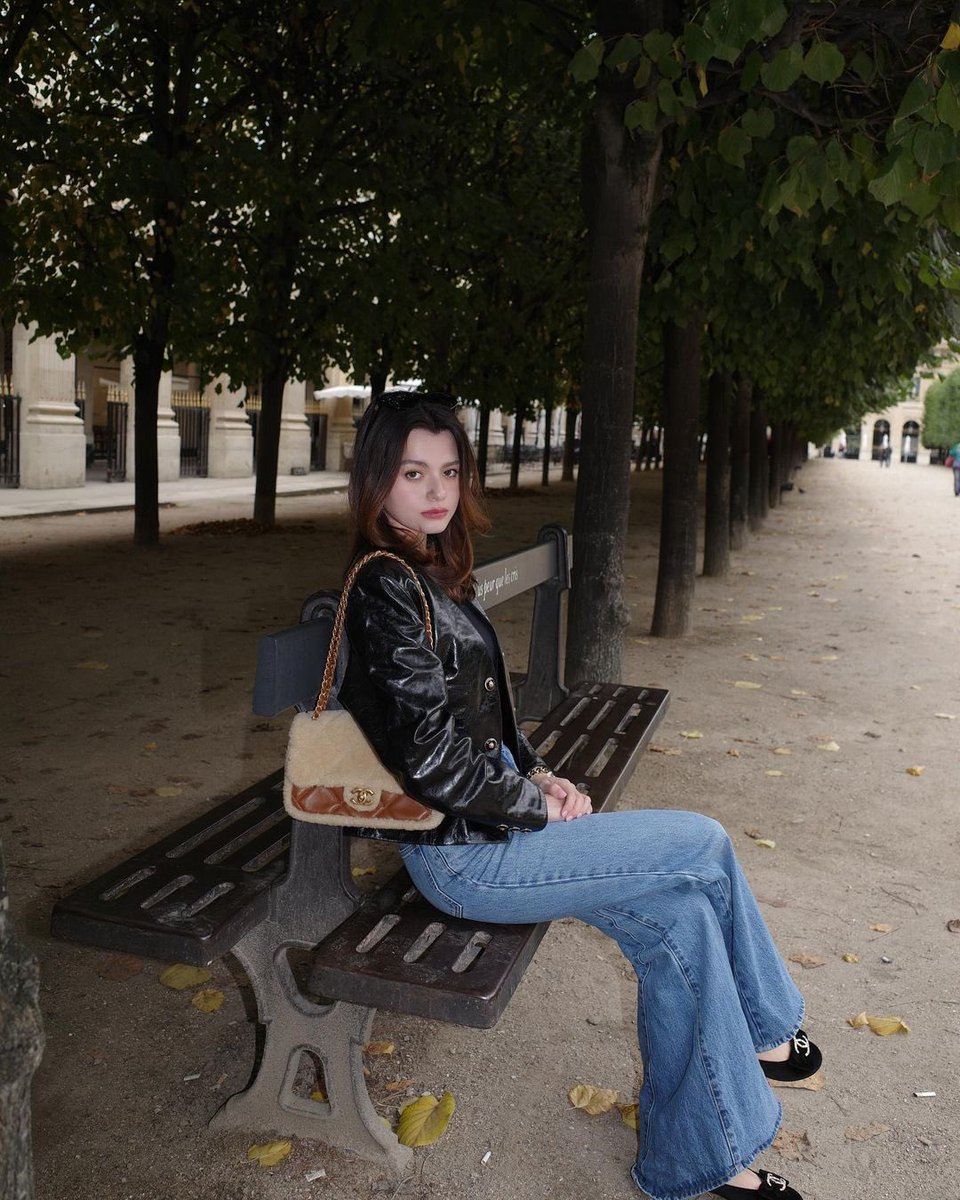 FBlowkey's tweet photo. FREENBECKY IN PARIS 🤍🖤

#ฟรีนเบค #FreenBecky
#srchafreen #beckysangels https://t.co/wmG4s0Dnfi
