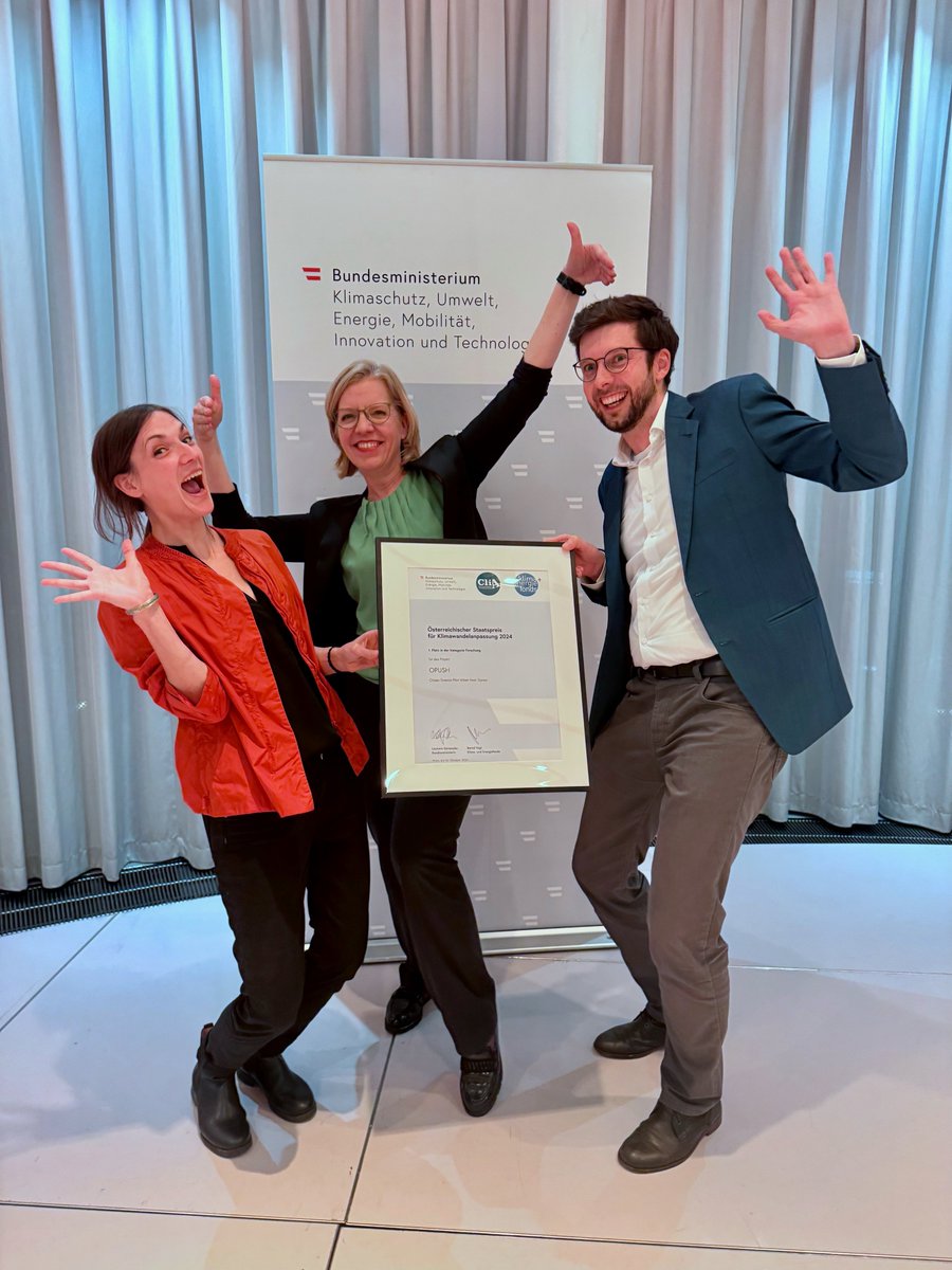tinawirnsberger's tweet photo. Wir freuen uns! Gestern hat Ministerin @lgewessler den Staatspreis für Klimawandelanpassung verliehen - und als Teil des Konsortiums mit future.lab und Bibliothek der TU Wien hat https://t.co/2d5qyl5C3a den 1. Platz in der Kategorie Forschung erreicht. DANKE! https://t.co/65I0LHKn6l