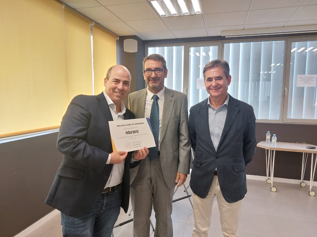 BicEuronova's tweet photo. Esta semana desde @BicEuronova distinguimos a 2 startups de nuestro ecosistema 👉🏽#UboraSolar y @mSurgeryNet 🚀

🏅En Distinción desde Málaga Startup Network a las 30 startups malagueñas con mayor potencial 

📸@CarlosGarciaGim @AlvaroSimonB @miguelrasero #CarlosdelasHeras https://t.co/1l6yCmAcce
