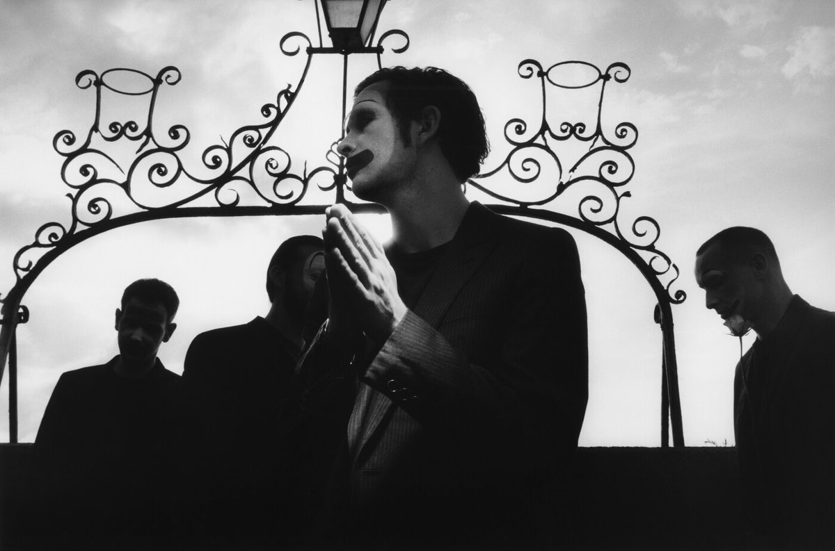 the1975_thteam's tweet photo. New Pictures, The 1975

#The1975 https://t.co/E9StkOO032