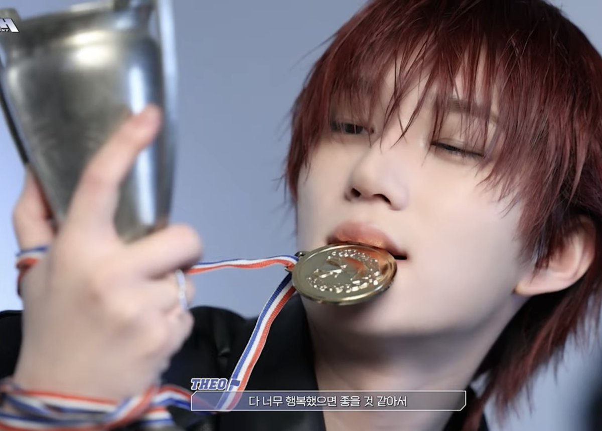 2choizz's tweet image. im unavailable for the next 10 years