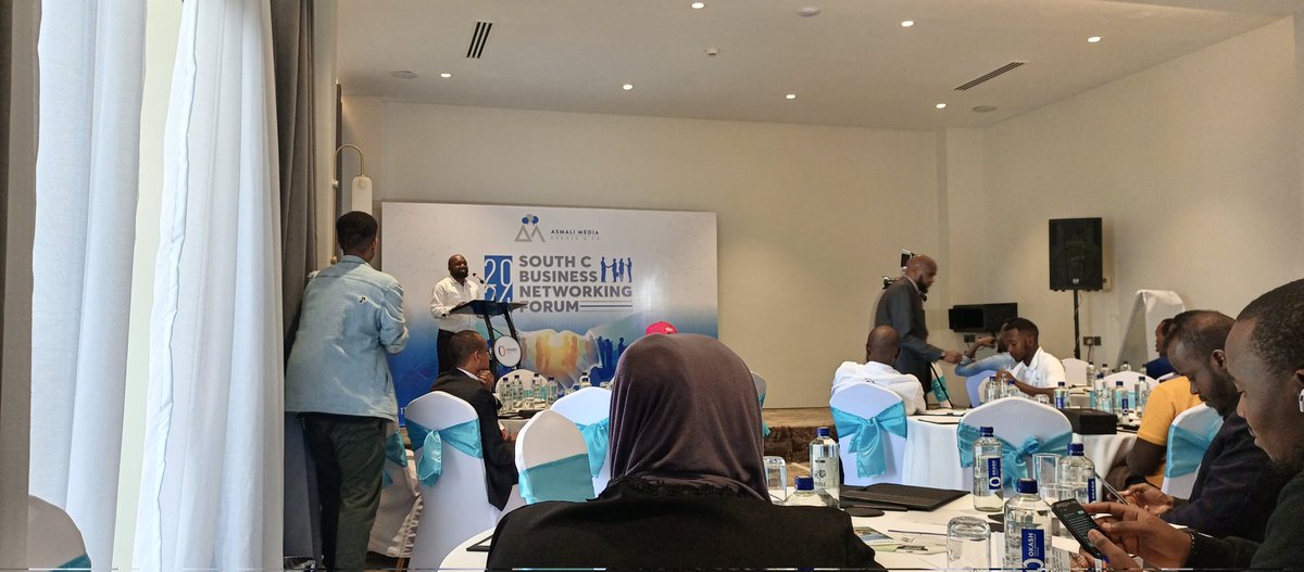 AEDT_Interact's tweet image. #SouthC #Business #NetworkingForum  @Asmali77 Media @Okashhotel

&quot;...Focus and consistency is the best strategy to attain your set goals, Be consistent and focused...&quot; @tegowolasa, Head @AbsaKenya shariah banking 

#IkoInterestfreestudyloanKE 
@abdallaumar1 @NgaruiyaAli