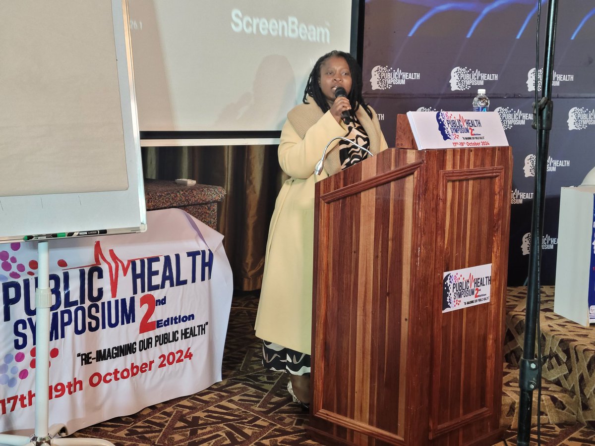 WCOZIMBABWE's tweet image. @WCOZIMBABWE programs manager @edrofarmfresh presenting on the need for women to be included in discussions of healthcare infrastructure development funding models to ensure accessibility and affordability of health services for all.  #publichealthsymposium #PublicHealth