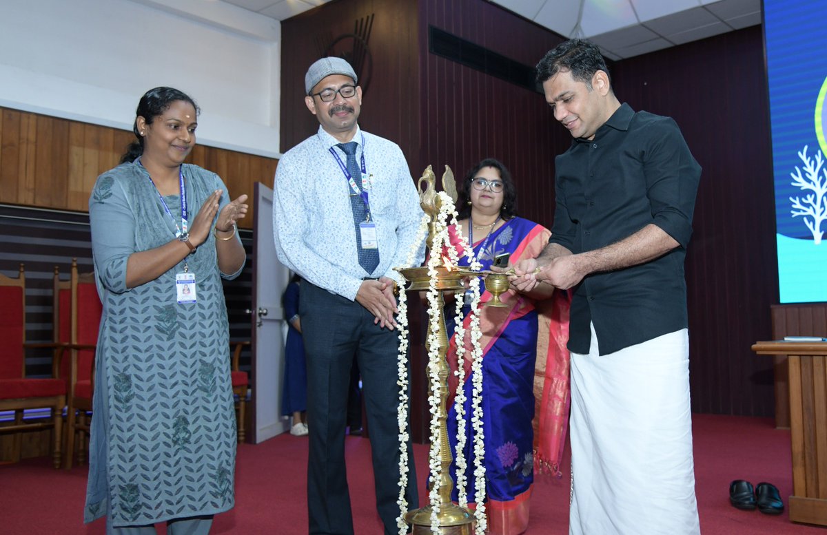 A massive awareness drive for sawfish conservation! <a href="/ICAR_CMFRI/">CMFRI -Central Marine Fisheries Research Institute</a> organised a Student-Scientist Interface as part of observance of International Sawfish Day on 17th October 2024. It emphasised critical role of massive awareness initiatives for conservation of #sawfishes