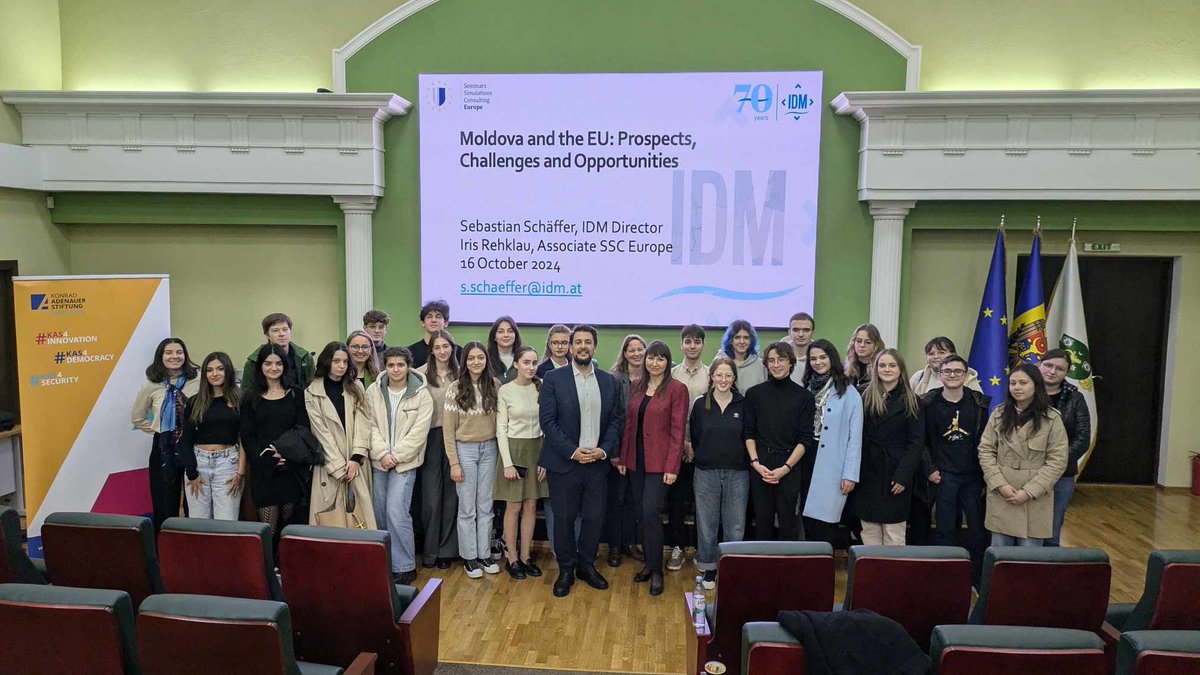 sschaefferIDM's tweet photo. Yesterday, Iris Rehklau and I held a workshop on „Moldova and the EU: Prospects, Challenges and Opportunities“ @ Moldova State University within the International Forum Moldova. Thank you to @flokuewie and @KASonline for the opportunity to come to Chișinău at this crucial time! https://t.co/MgOwCjOz4B
