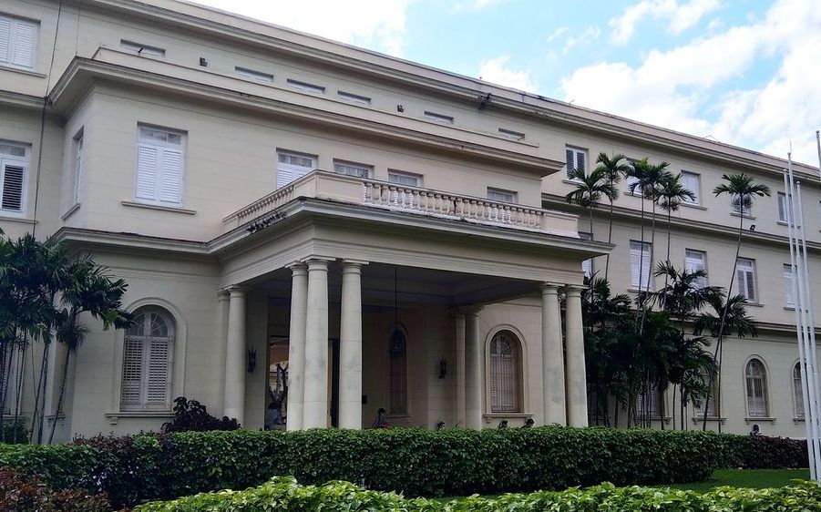 japortalmiranda's tweet photo. 🇨🇺 Sesenta y dos años después de su fundación, el Instituto de Ciencias Básicas y Preclínicas "Victoria de Girón" sigue siendo un puntal en la formación de profesionales de #Salud en #Cuba.
Desde @MINSAPCuba llegue la felicitación a todos los que son parte de su valiosa historia. https://t.co/itSX6XJHIz