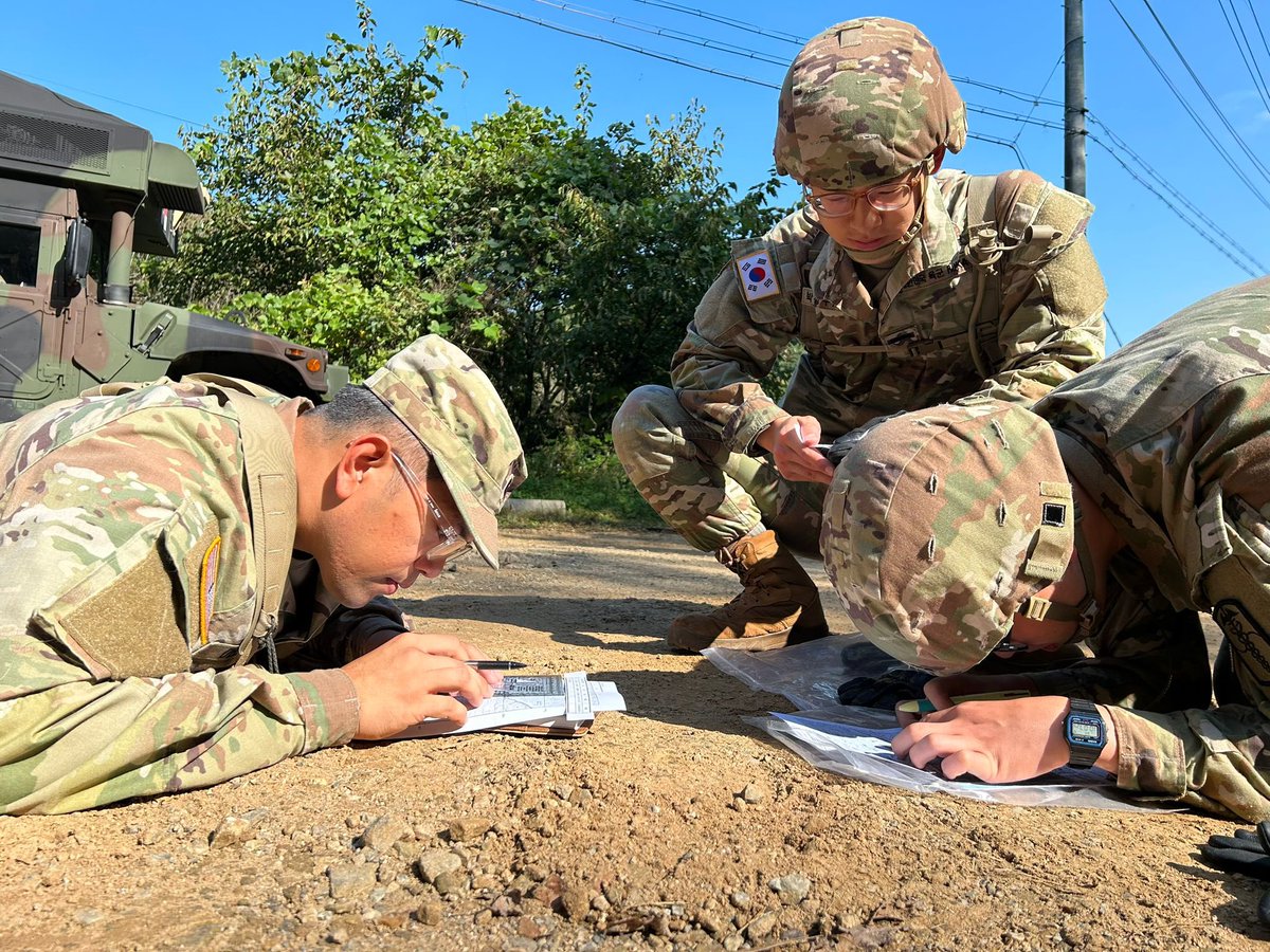 168thMMB's tweet photo. Land Navigation is a task necessary for soldiers at all levels. Powerhouse soldiers from @560thmcga and @629th_sentinels recently proved their #fighttonight readiness by putting their land nav skills to the test with both day and night iterations. 

Let’s just hope nobody ordered pizza to the land nav sight 🍕 

#medicalaidandsupport 
#marchalong 
#soldieron 
#fighttonight