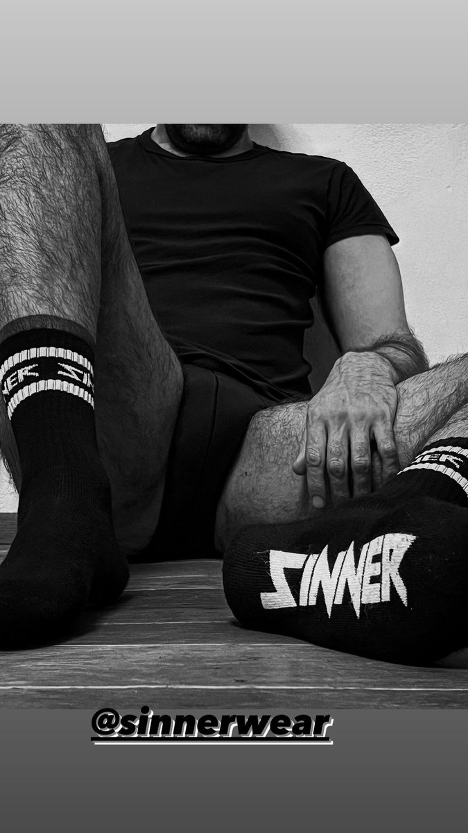 giopal8's tweet photo. @sinnerwear_  love my feet 49 😝😝😝 https://t.co/OCnIhcOMNx