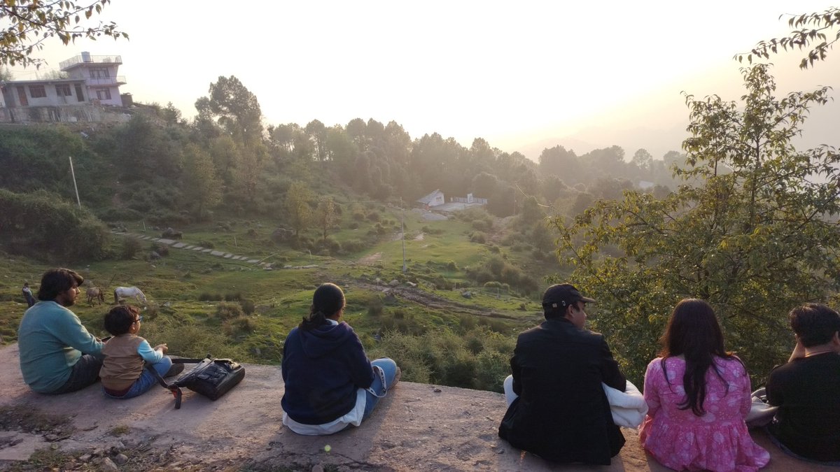 Sublime sunset view from Naddi View Point but not so Sublime treatment to the tourists. No facilities. Bad roads leading to the point. No benches.