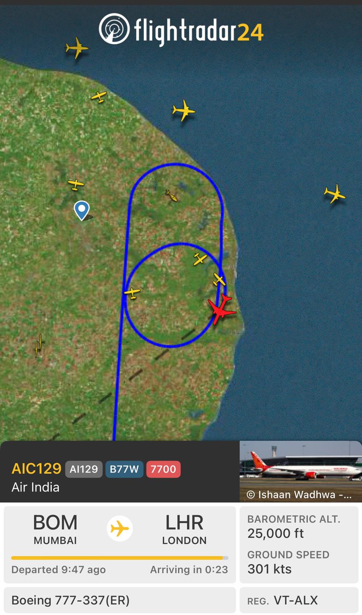 VinTN's tweet photo. Air India flight from Mumbai to London #AI129 declared emergency and holding https://t.co/ru8AfTeL8K