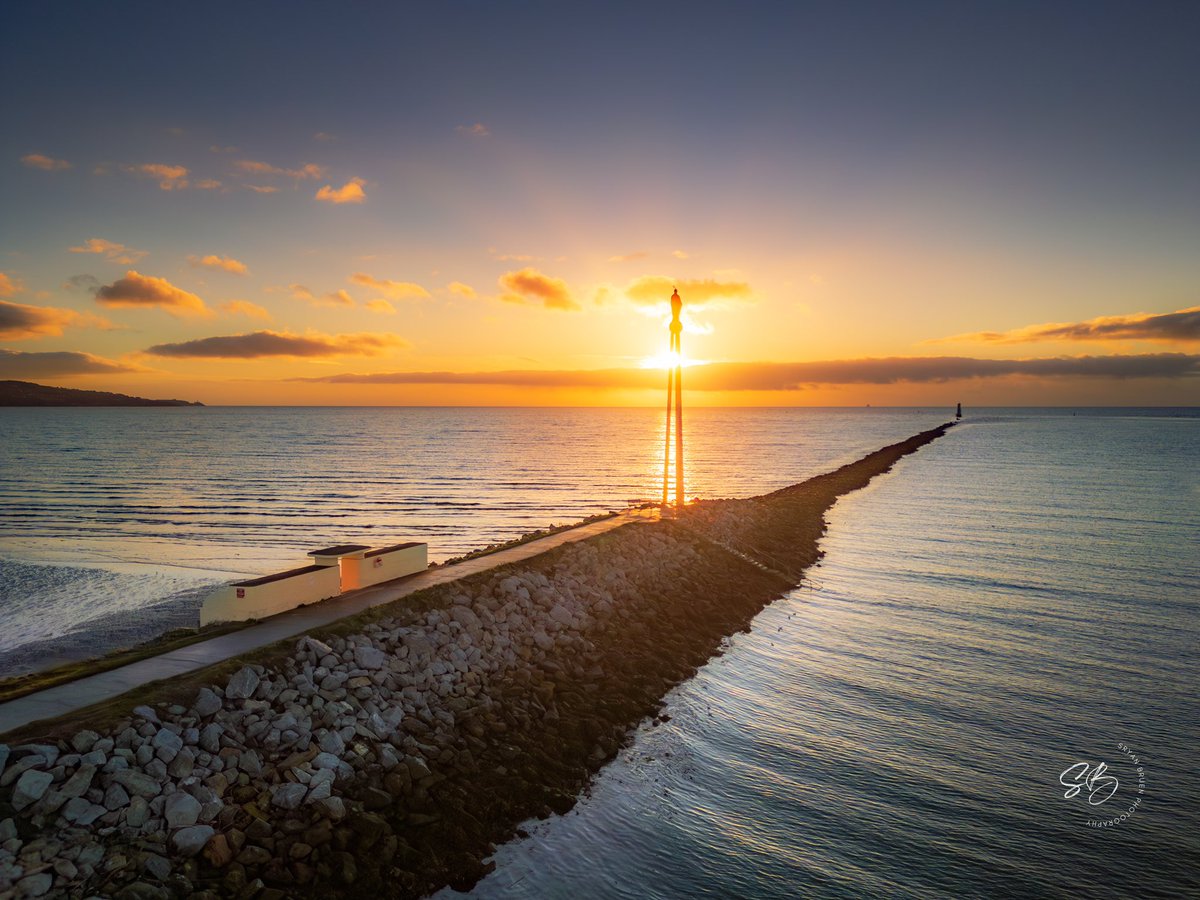 sryanbruenphoto's tweet image. This morning’s sunrise at Clontarf 🌅