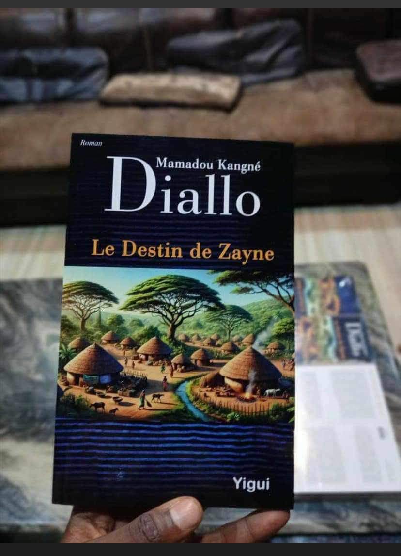 Spéciale recommandation : Mamadou Kangné Diallo  jeune talent littéraire guinéen âgé de 20 ans, il  vient de publier son premier livre intitulé Le Destin de Zayne. À travers ce roman, il partage une histoire captivante qui reflète les réalités et les aspirations de la jeunesse