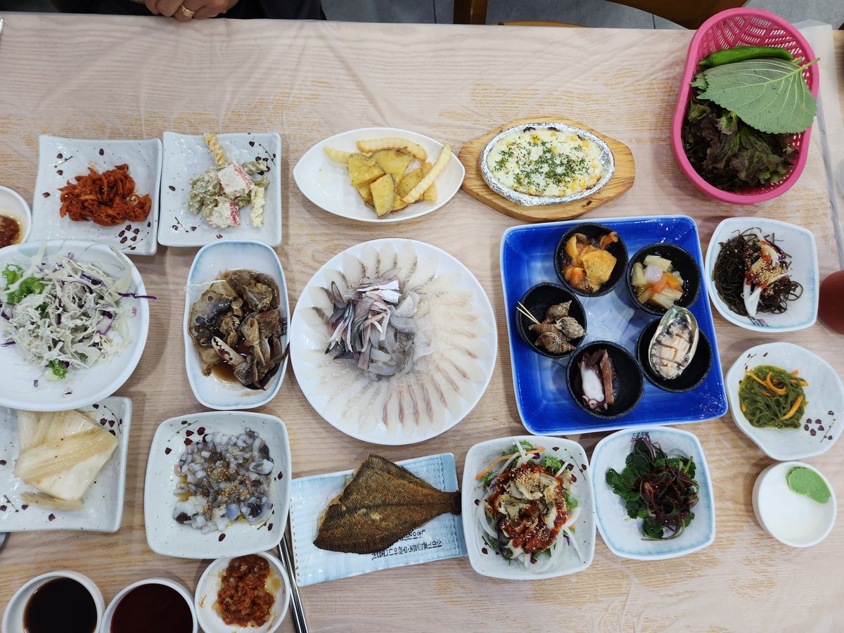 heyguy1790's tweet photo. 포항 죽도시장에서
박달대게먹방하고
구룡포로~ https://t.co/wj4SfqwLVK