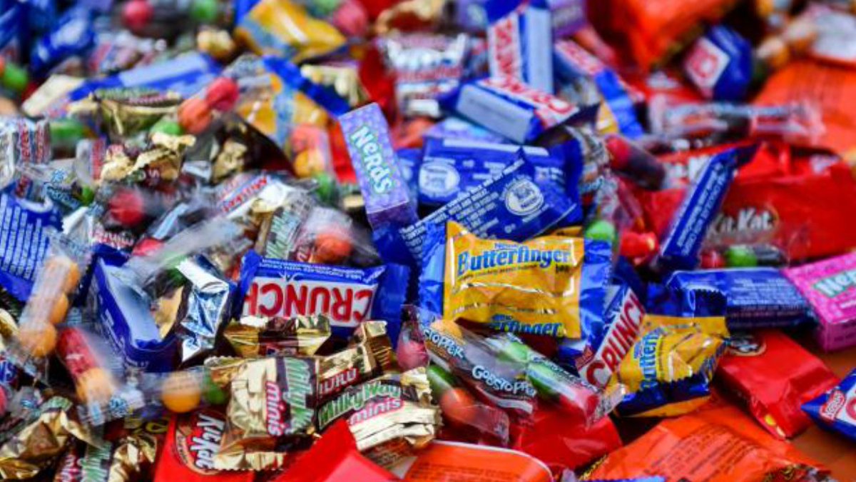 13WHAM's tweet photo. RIGHT NOW: #ARCROC is live on @FoxRochester. A pediatric expert will be explaining #FluBeforeBoo, a trend encouraging kids to get their flu shots before Halloween.
https://t.co/AB0WIjBQG4 https://t.co/Z6f1jKBlGg