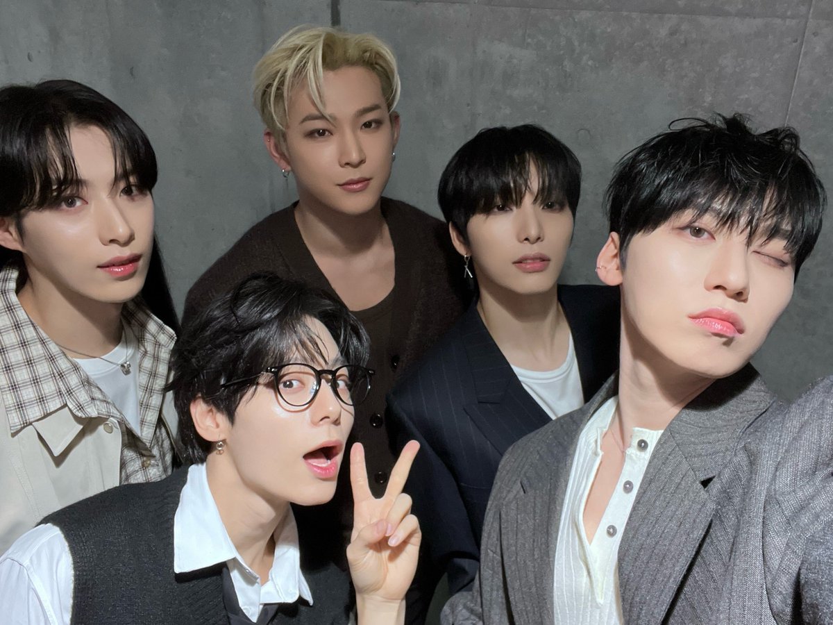 official_ONEUS's tweet photo. [#원어스]

잠시 후 9시 30분 Mnet 
‘로드 투 킹덤 : ACE OF ACE’ 
⚔️반박불가⚔️ 그 자체인 원어스 
만나러 가볼까요💨💨

#ONEUS #로드투킹덤 
#ROADTOKINGDOM
#ROADTOKINGDOM_A https://t.co/fiWuu06Gm5