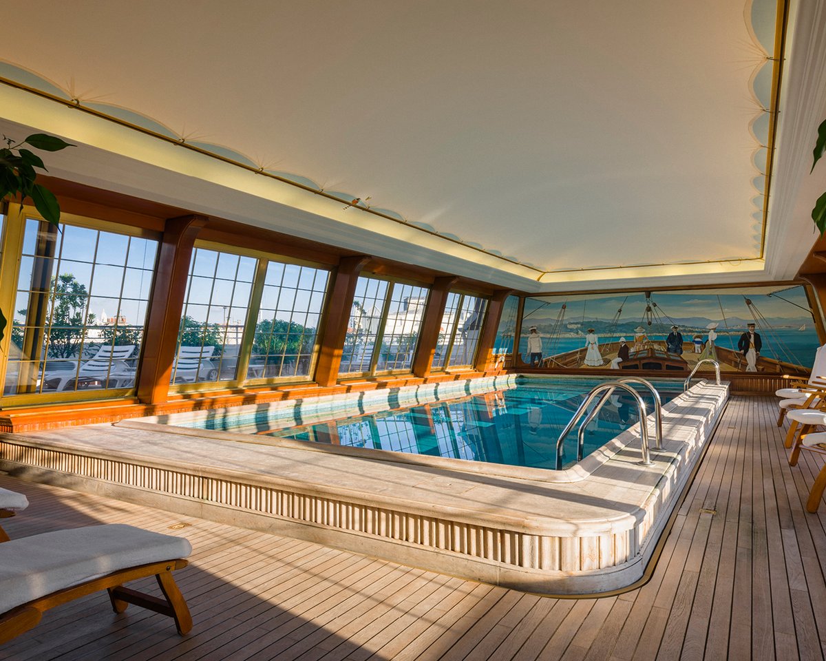 Looking for an aquatic cocoon in which to idly float and forget about all your stressors? At the link you’ll find six of the very best indoor pools to luxuriate in. Wrinkles will ensue.⁠

secrettrips.com/the-edit/six-o…
⁠