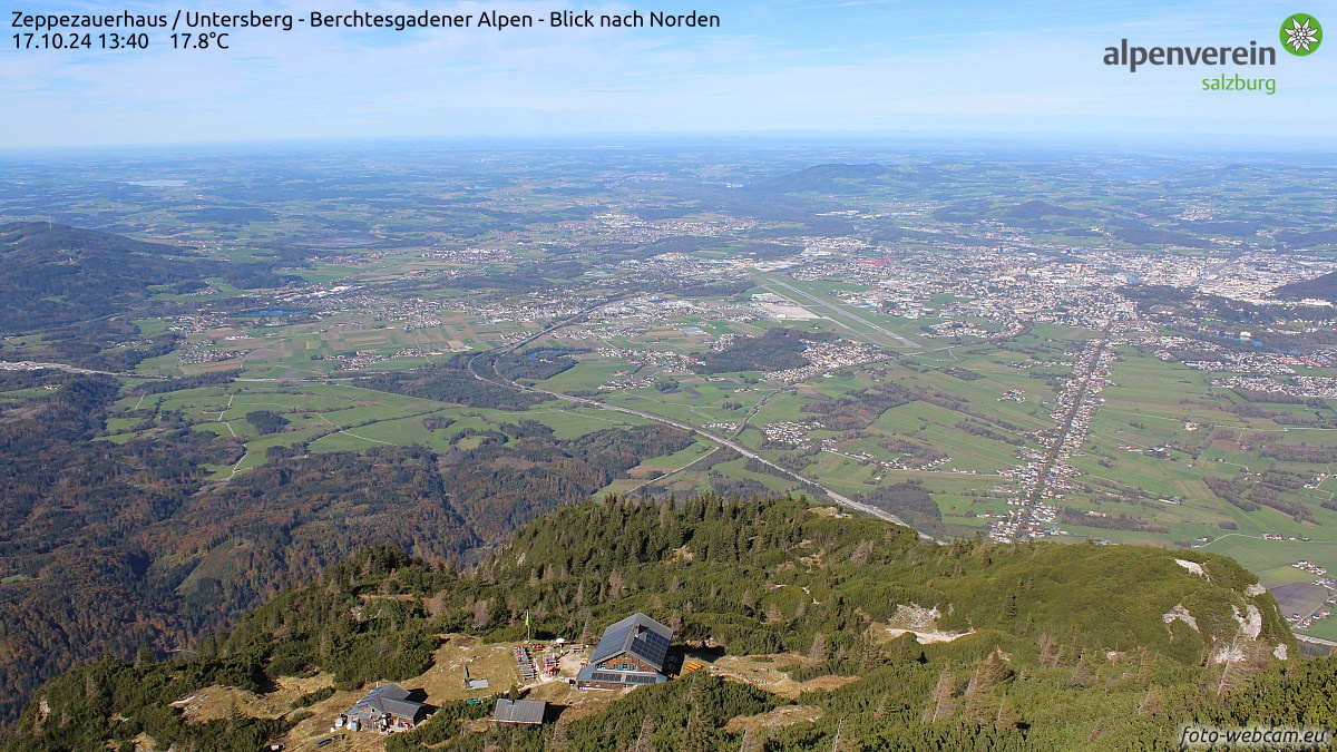 uwz_at's tweet image. Wir haben einen #Sommertag! In Salzburg werden aktuell 25 Grad gemessen, Mayrhofen, Jenbach und Golling liegen nur wenige Zehntel darunter. Das ist spät im Jahr, aber kein Rekord: Den spätesten Sommertag in Österreich gab es am 16. November 2002. #Föhn