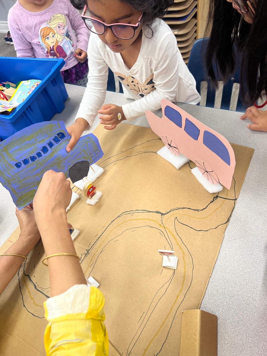 muppetschildren's tweet image. Kindergarteners put on their hard hats and got creative constructing their very own mini bus station! 

#BuildingFun #KindergartenCreativity #Teamwork #FutureArchitects #MuppetsOnMain #STEMLearning #HandsOnLearning #CreativeKids #BigIdeas #VVCS #VictoriaVillage
