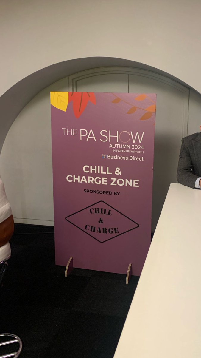 Chillandcharge's tweet photo. Our Charging tables proving popular at events.😃

A branded phone charging station is a perfect way to attract all attention to your area.📱 

Increase the attractiveness of your next event and encourage networking with our https://t.co/i4FWJGTdqn 😃 

#event #exhibition https://t.co/h1CAwFVTo2