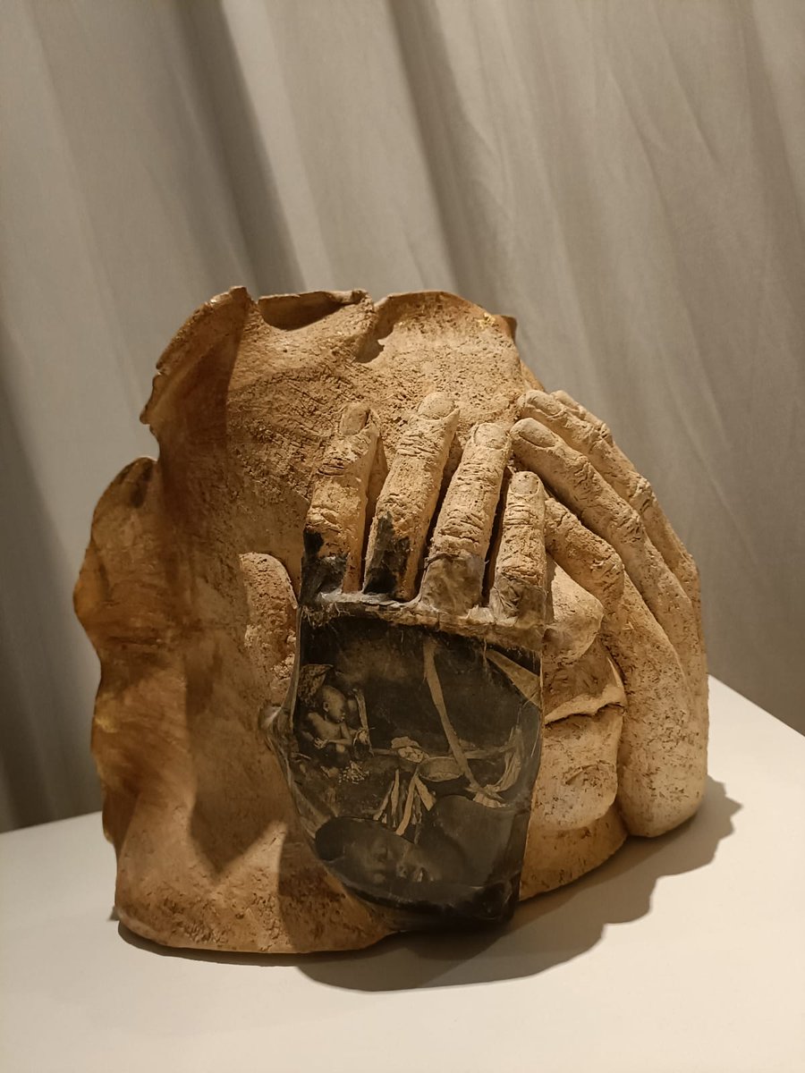 Wat doe jij bij Leed? Sluit je je af en kijk je weg, zoals in dit beeld? Of kom je in actie?
#kinderpardon
childsupporto.nl/wake/dag-74-en…