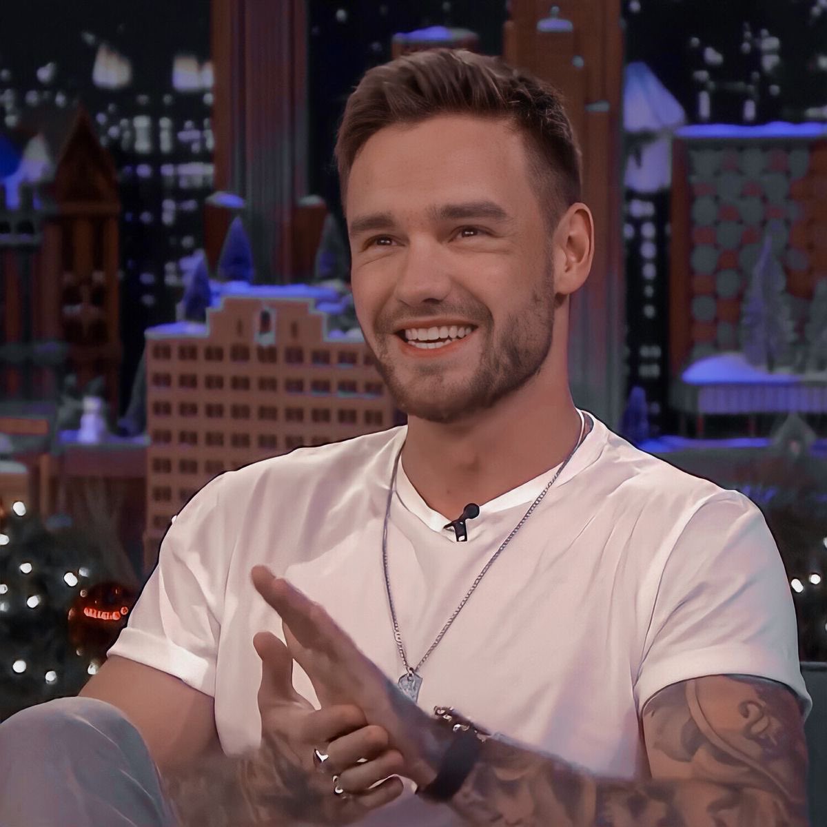 1DLiamPudding2's tweet photo. 今はただ笑ってるリアムでタイムラインを埋め尽くしたい。大好きだよ。 https://t.co/OZHT7ZENRX