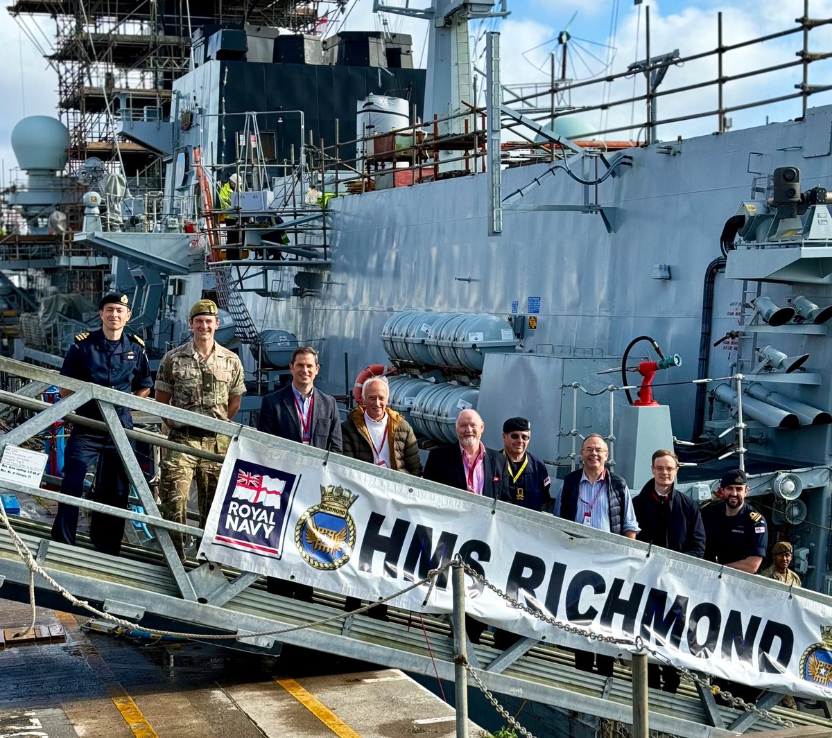 HMS Richmond tweet media