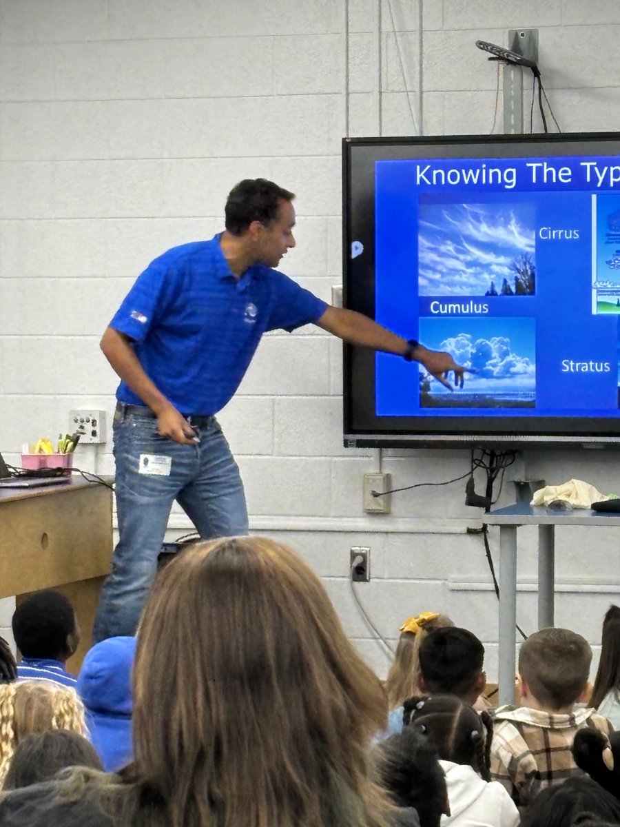 Thank you ⁦<a href="/JeffEdmondsonWX/">Jeff Edmondson</a>⁩ for sharing your passion for weather with our Birdneck 2nd graders!