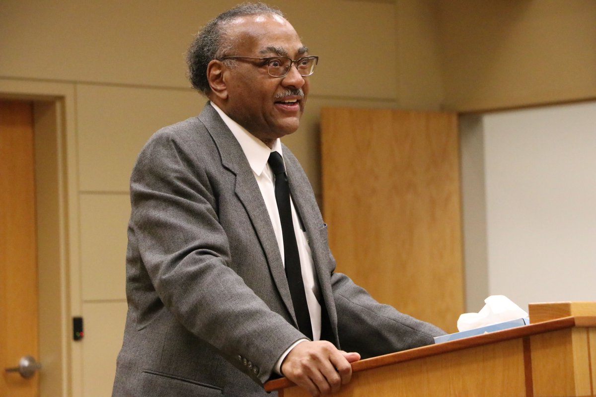 KSCourts's tweet photo. Friends, family, and colleagues gathered to honor the last docket for Kansas Court of Appeals Judge Henry Green on Wednesday, Oct. 16, at the Leavenworth Justice Center. Green is the longest-serving judge on the court having been appointed to the bench in 1993. #KSCourts https://t.co/r8cnvstZvR