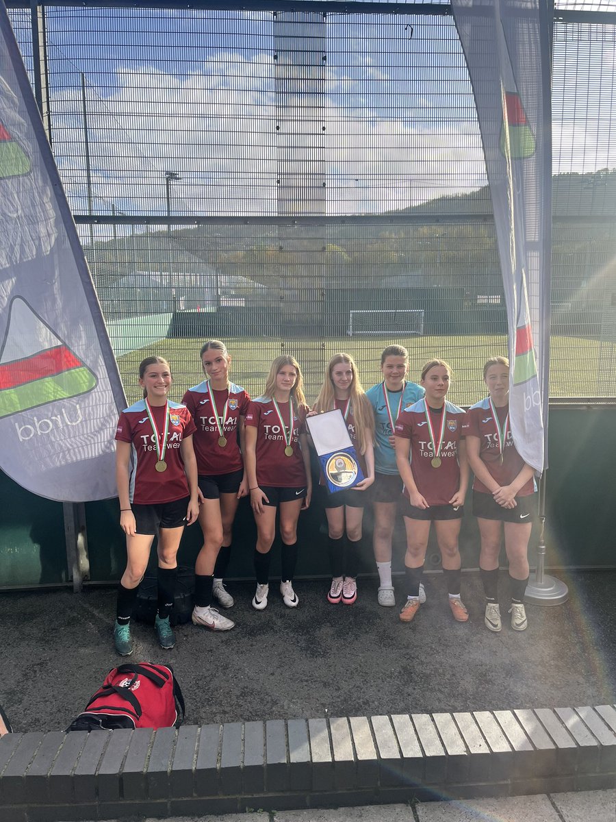 Chwaraeon yr Urdd (@chwaraeonyrurdd) on Twitter photo Merched | Girls 7-8
🥇<a href="/pebishopgore/">pe@bishopgore</a>
🥈<a href="/AddGorffGwyr/">AddGorffGwyr</a>
Merched | Girls 9-10
🥇 <a href="/CaerleonComp/">Caerleon Comp</a>
🥈 <a href="/addgorffmaes/">Add Gorff Maes y Gwendraeth</a>
Llogyfarchiadau pawb ! Merched | Girls 7-8
🥇<a href="/pebishopgore/">pe@bishopgore</a>
🥈<a href="/AddGorffGwyr/">AddGorffGwyr</a>
Merched | Girls 9-10
🥇 <a href="/CaerleonComp/">Caerleon Comp</a>
🥈 <a href="/addgorffmaes/">Add Gorff Maes y Gwendraeth</a>
Llogyfarchiadau pawb !